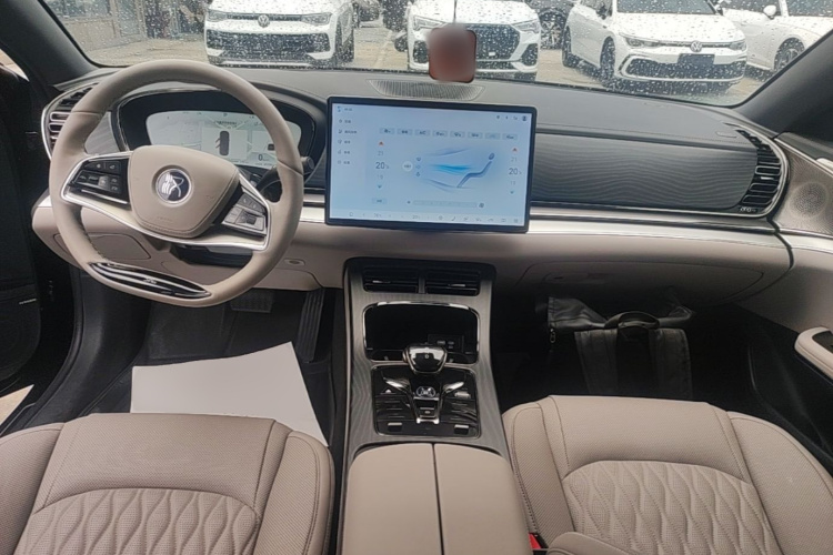 BYD Han 2024 car image #11