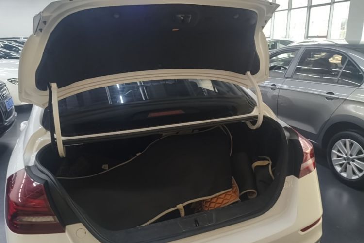 GEELY Emgrand 2021 car image #21