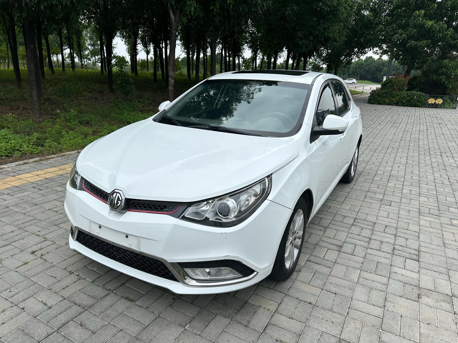 MG 5 2015 MG 5 2015 car image