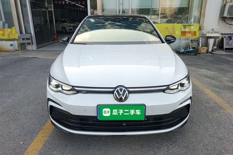 Volkswagen Golf 2022 car image #3