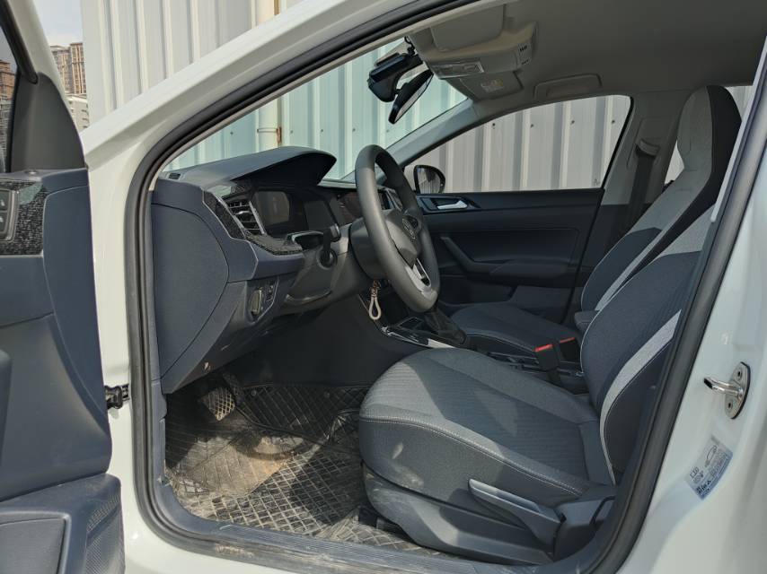 Volkswagen Lavida 2025 car image #3