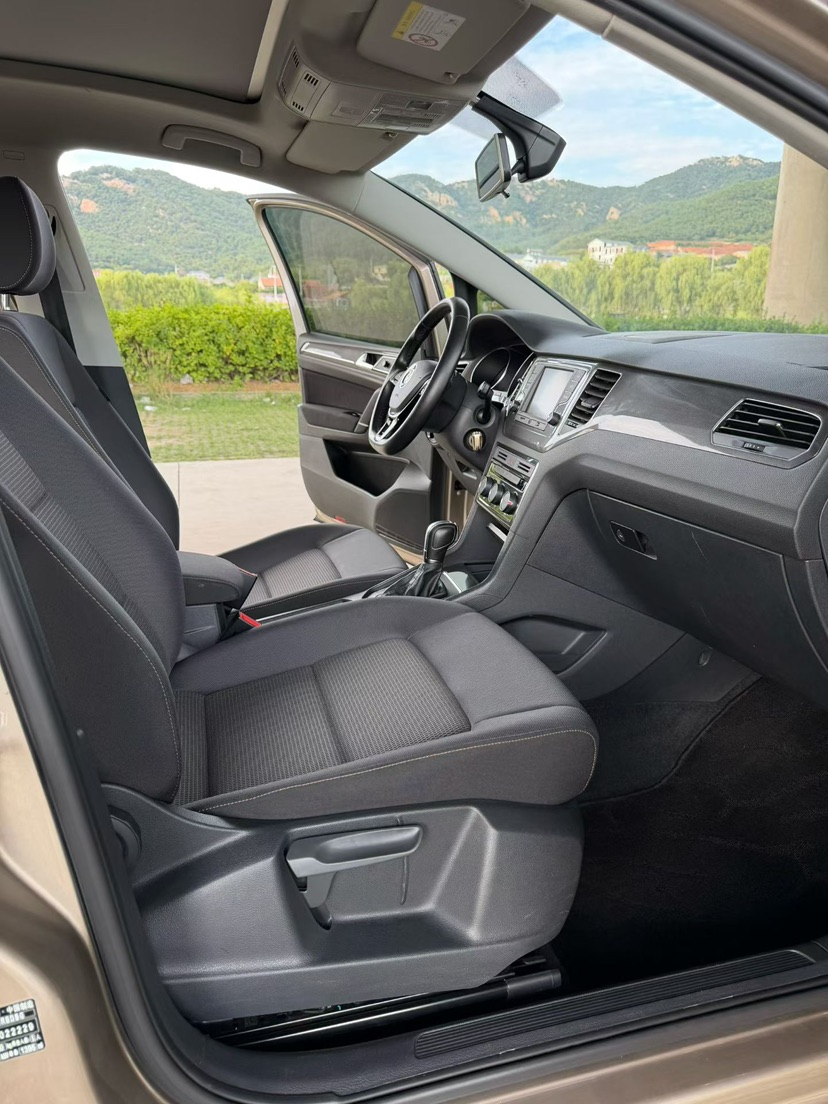 Volkswagen Golf Sportsvan 2017 immagine di auto #9