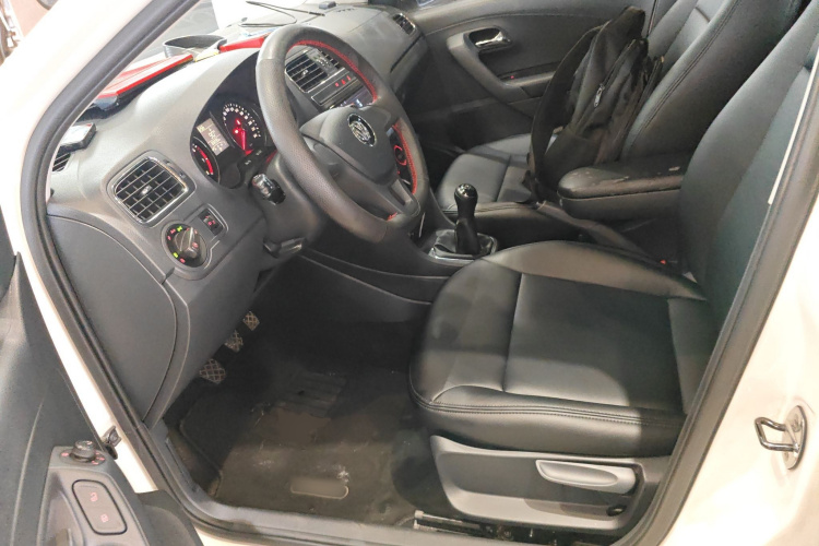 Volkswagen Polo 2015 imagem de carro #15