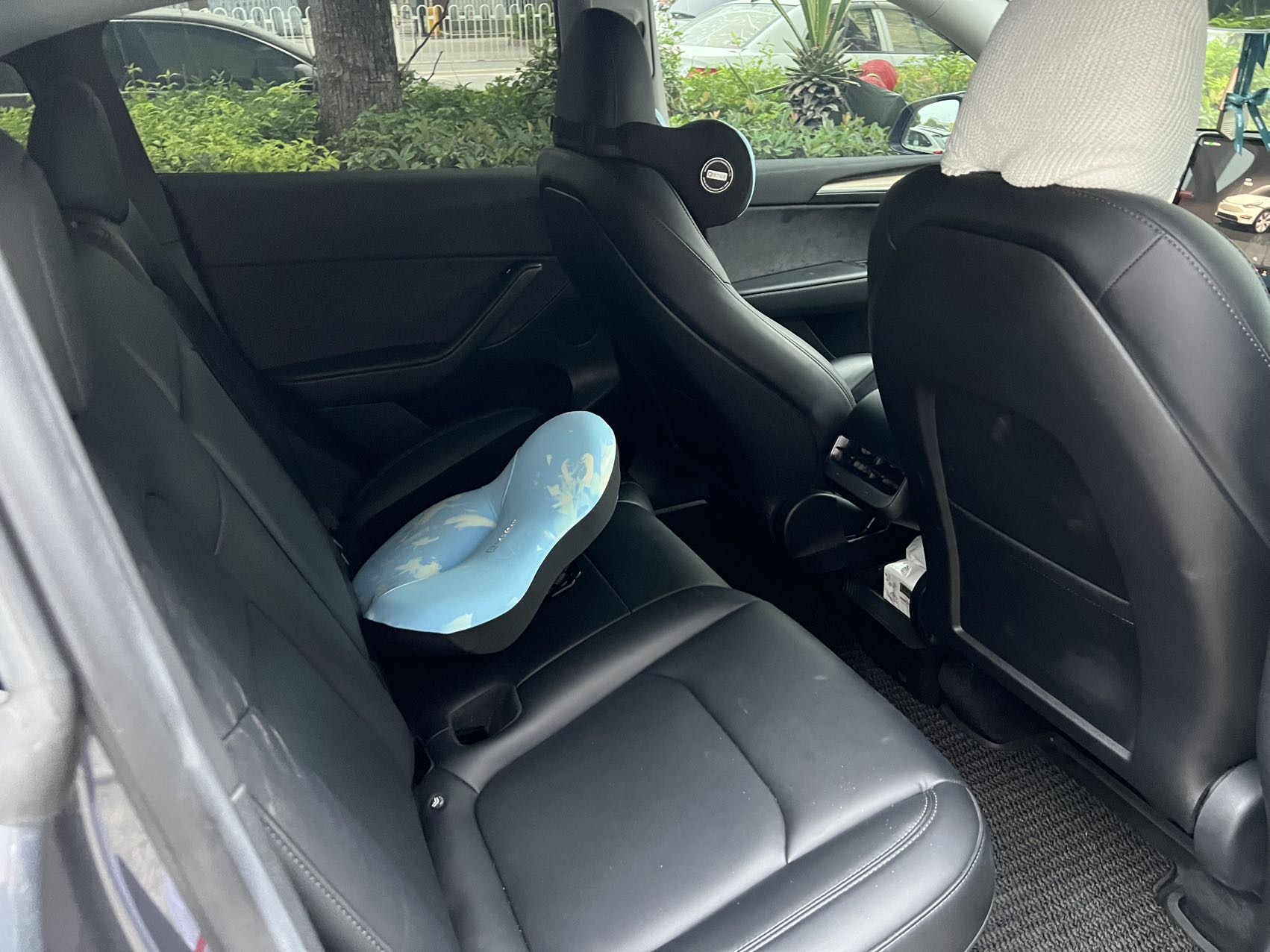 Tesla Model Y 2022 #5 Tesla Model Y 2022 car image #5