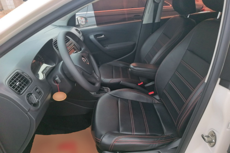 Volkswagen Polo 2019 car image #15
