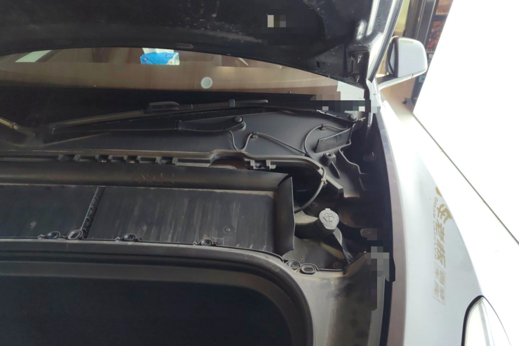Tesla Model Y 2024 car image #23