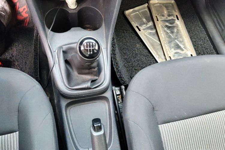 Volkswagen Polo 2016 car image #14