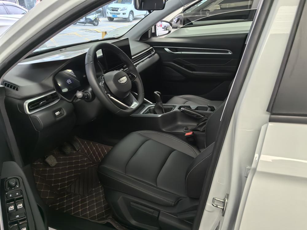 GEELY Emgrand 2024 صورة سيارة #9