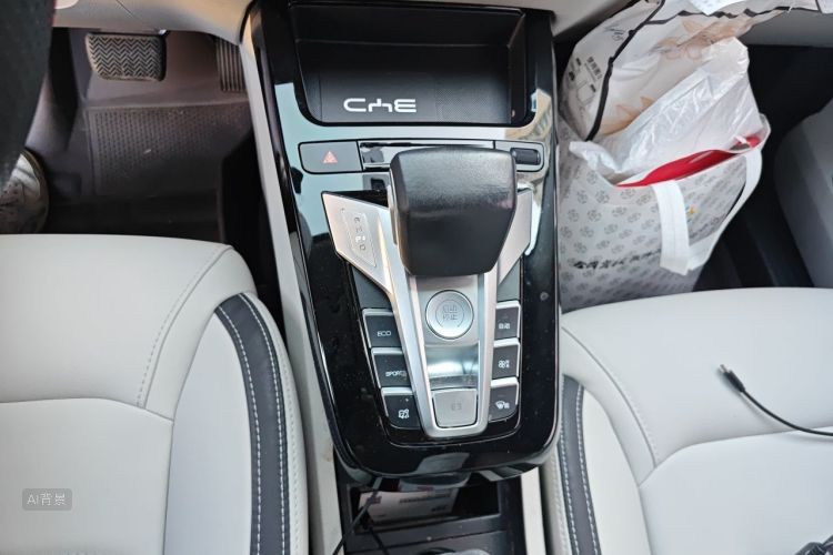 BYD Yuan Pro 2022 car image #16