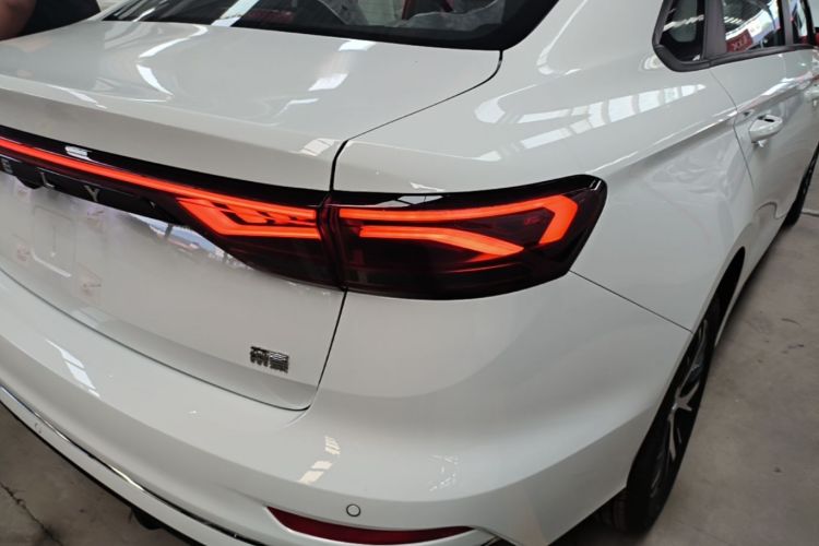 GEELY Emgrand 2026 car image #8