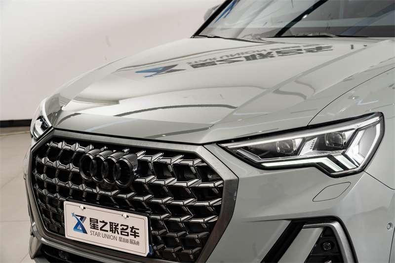 Audi Q3 2023 car image #8