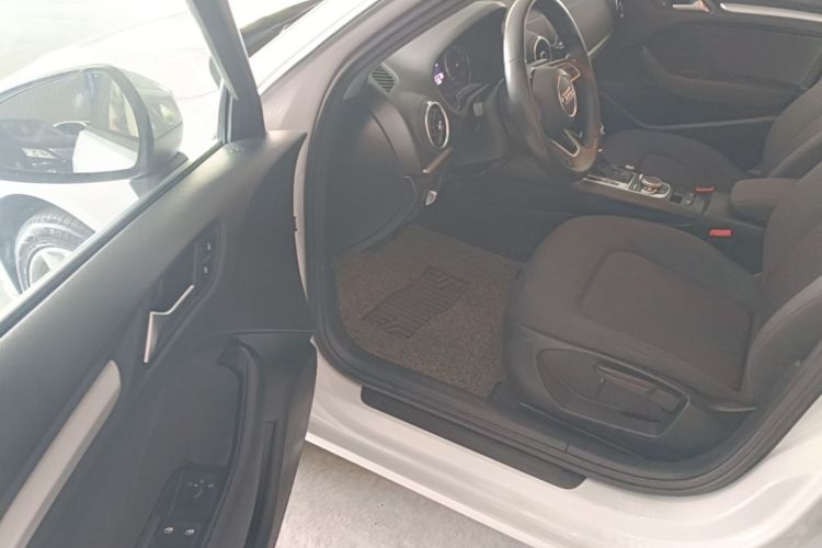 Audi A3 2019 image de voiture #16