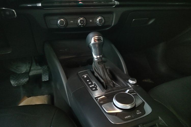 Audi A3 2018 صورة سيارة #18