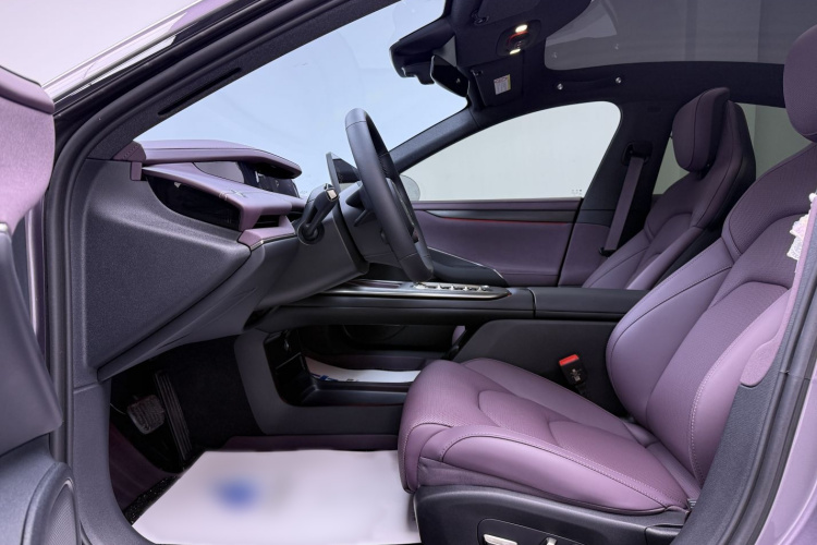 MI SU7 2025 immagine di auto #13