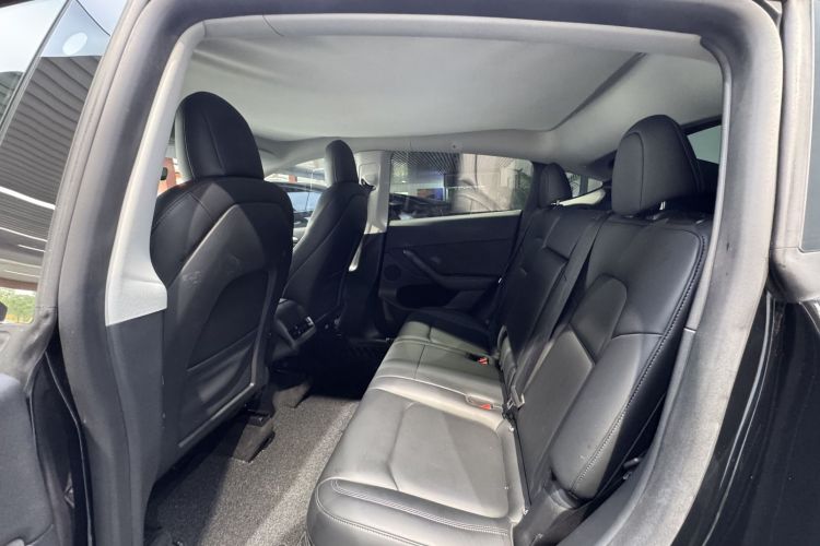 Tesla Model Y 2021 immagine di auto #17