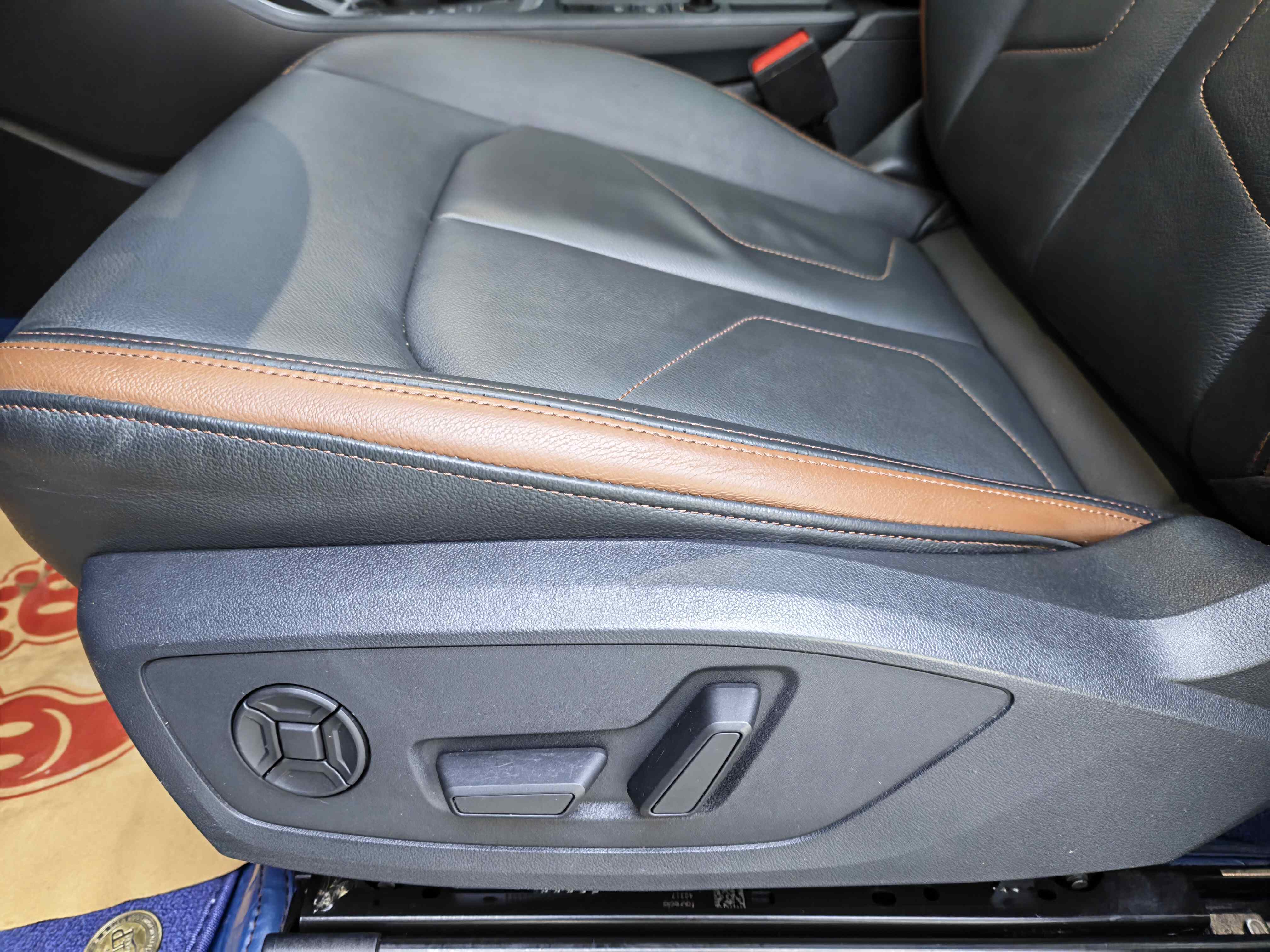 Audi Q3 2021 car image #4