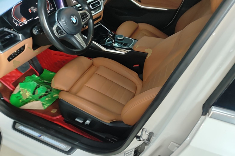BMW 3 Series 2020 car image #15