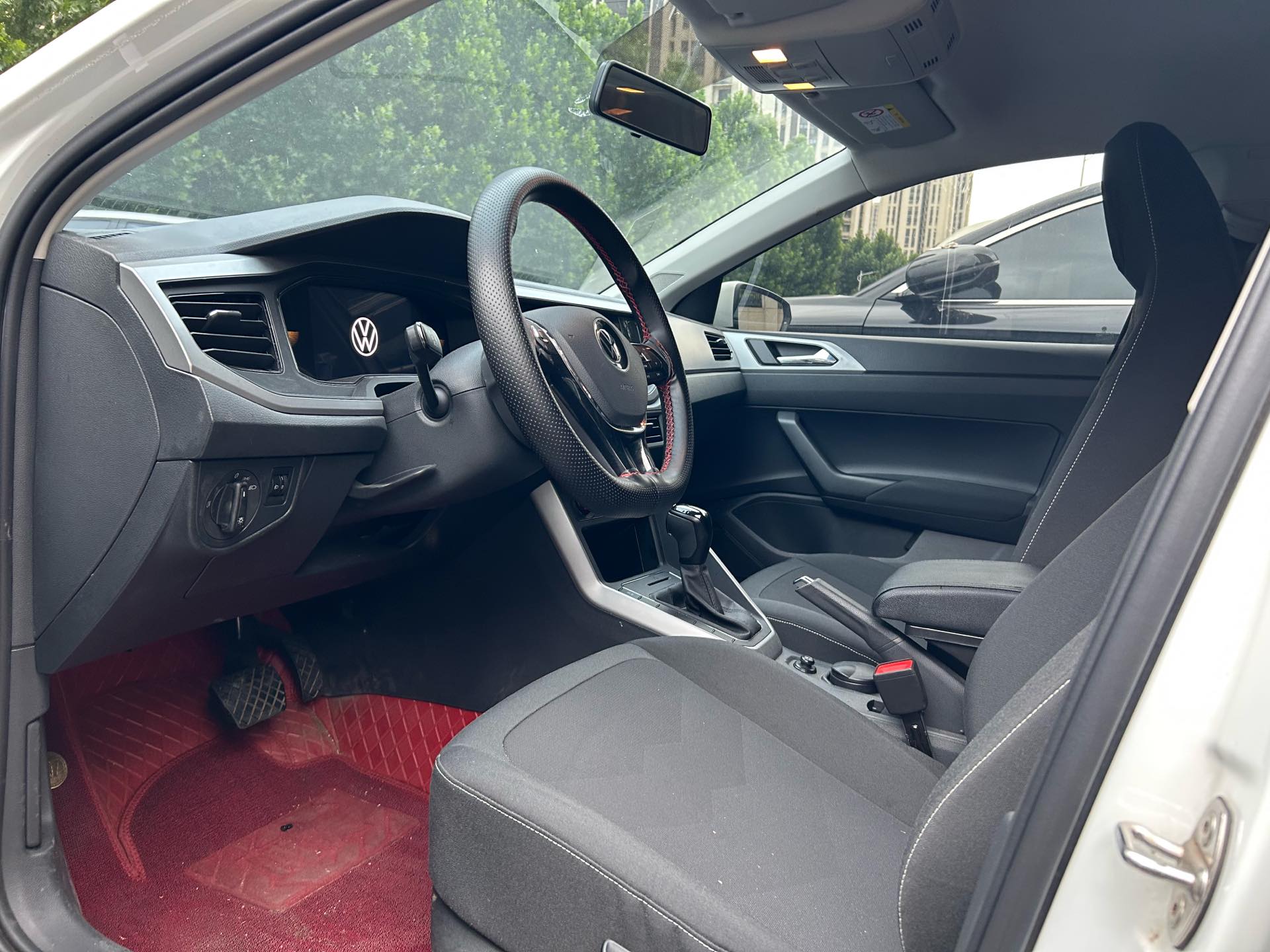 Volkswagen Polo 2023 car image #5