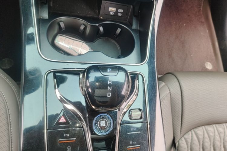 BYD Han 2024 car image #16