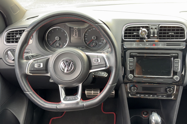 Volkswagen Polo 2016 #15 Volkswagen Polo 2016 car image #15