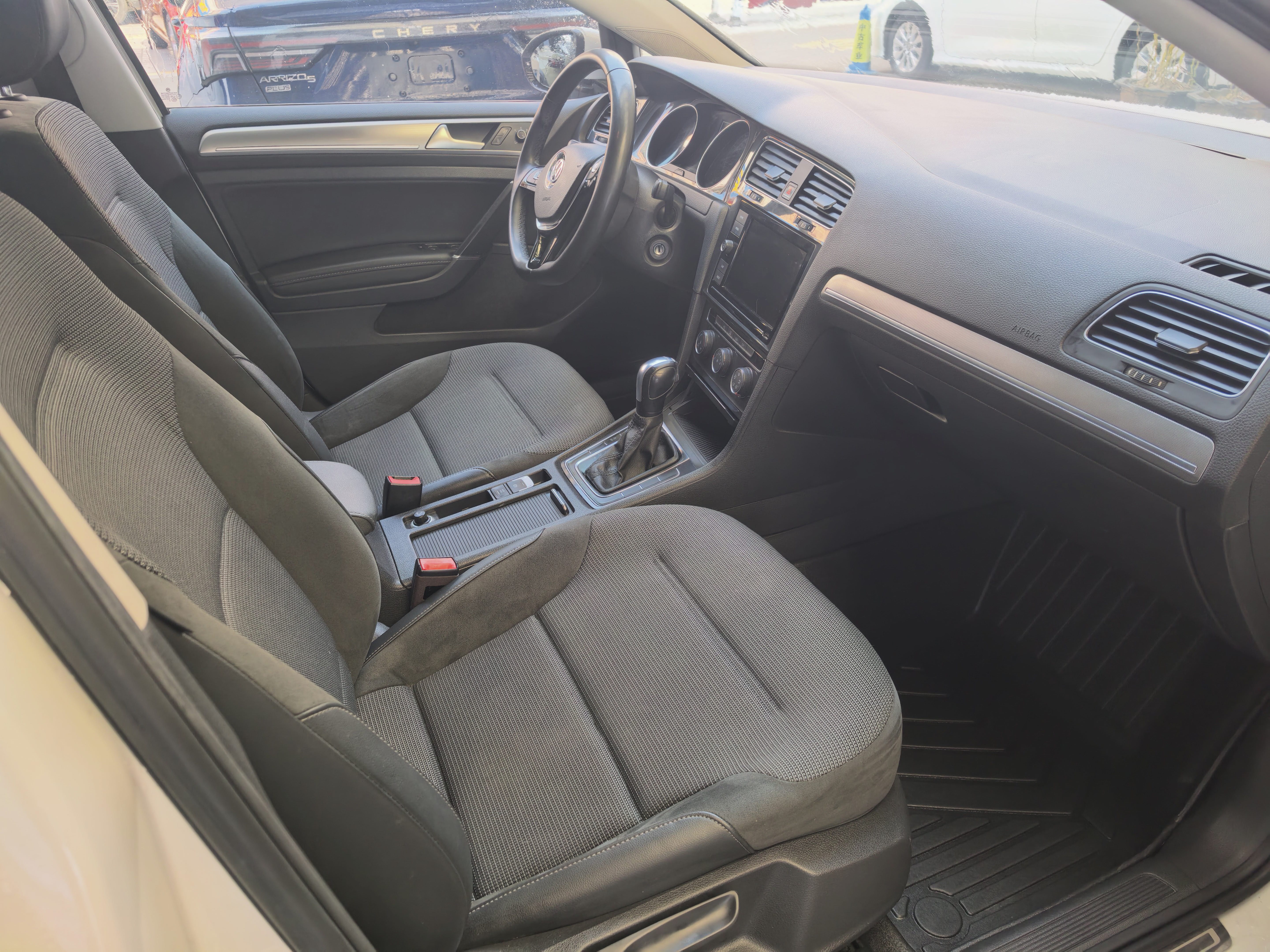Volkswagen Golf 2019 #6 Volkswagen Golf 2019 car image #6