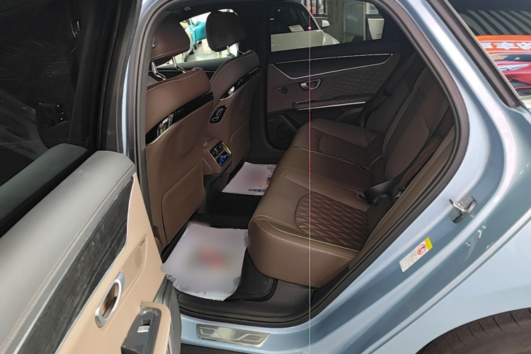 BYD Han 2023 car image #13