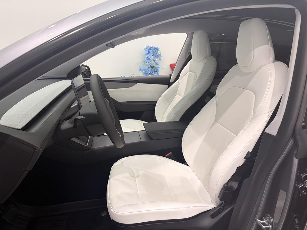 Tesla Model Y 2025 #12 Tesla Model Y 2025 car image #12