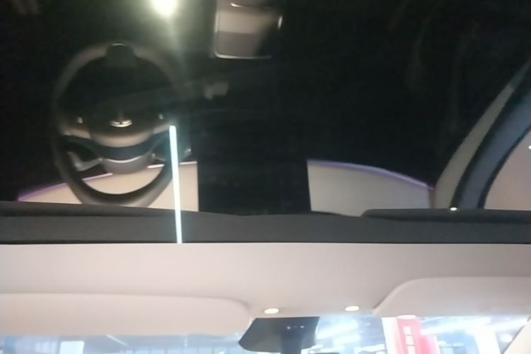 Tesla Model Y 2024 #18 Tesla Model Y 2024 car image #18