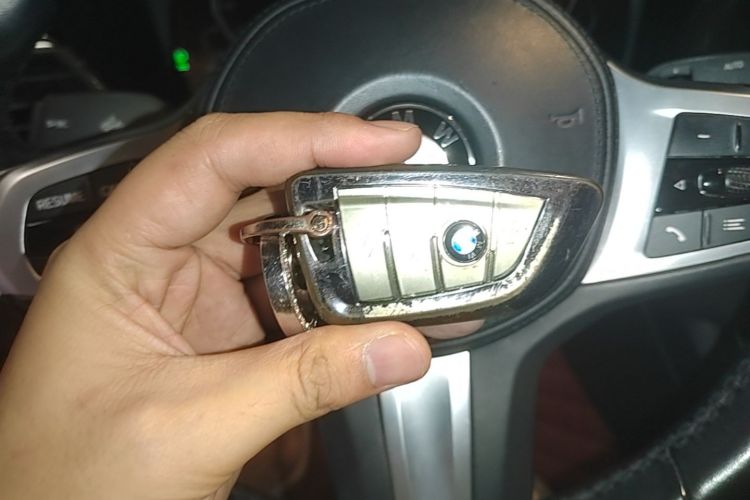 BMW 3 Series 2021 car image #9