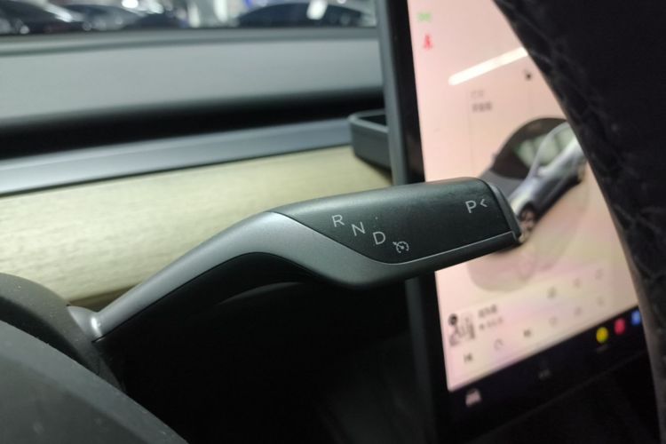 Tesla Model Y 2022 #18 Tesla Model Y 2022 car image #18
