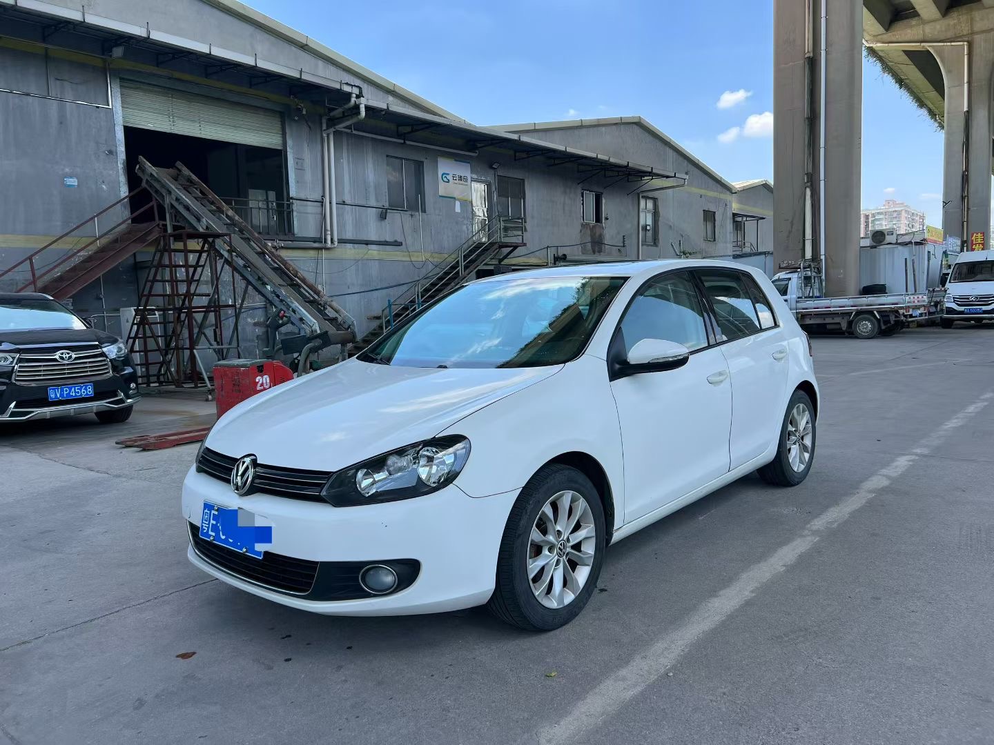 Volkswagen Golf 2014 Volkswagen Golf 2014 car image
