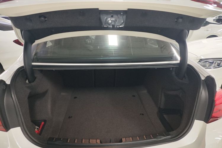 BMW 3 Series 2019 #21 BMW 3 Series 2019 car image #21