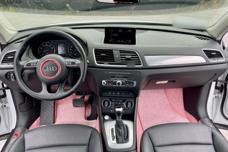 Audi Q3 2016 immagine di auto #23