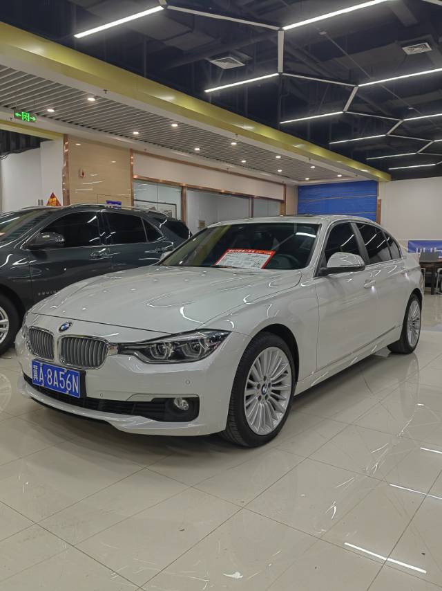 BMW 3 Series 2018 car image 