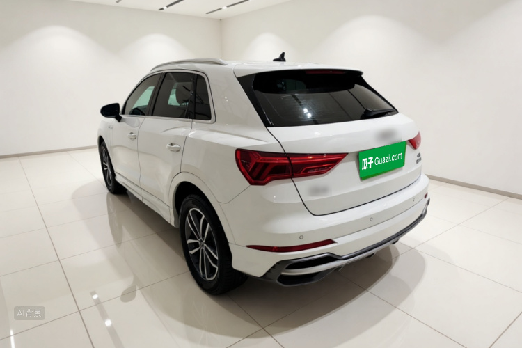 Audi Q3 2022 car image #5