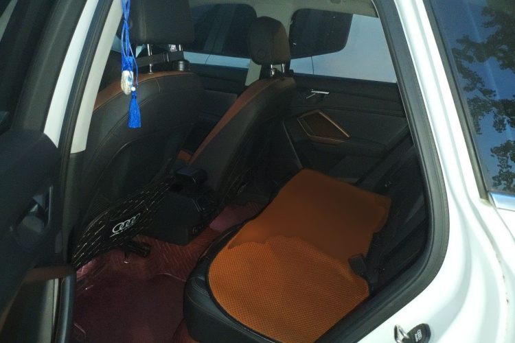 Audi Q3 2022 car image #10