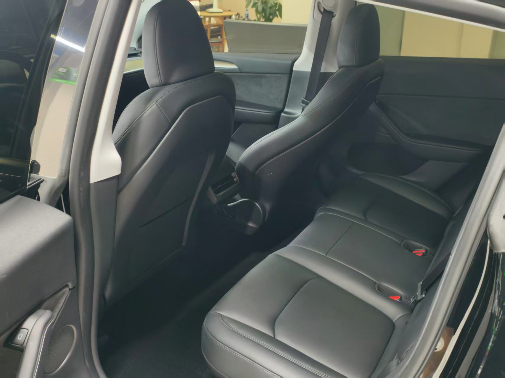 Tesla Model Y 2023 #11 Tesla Model Y 2023 car image #11