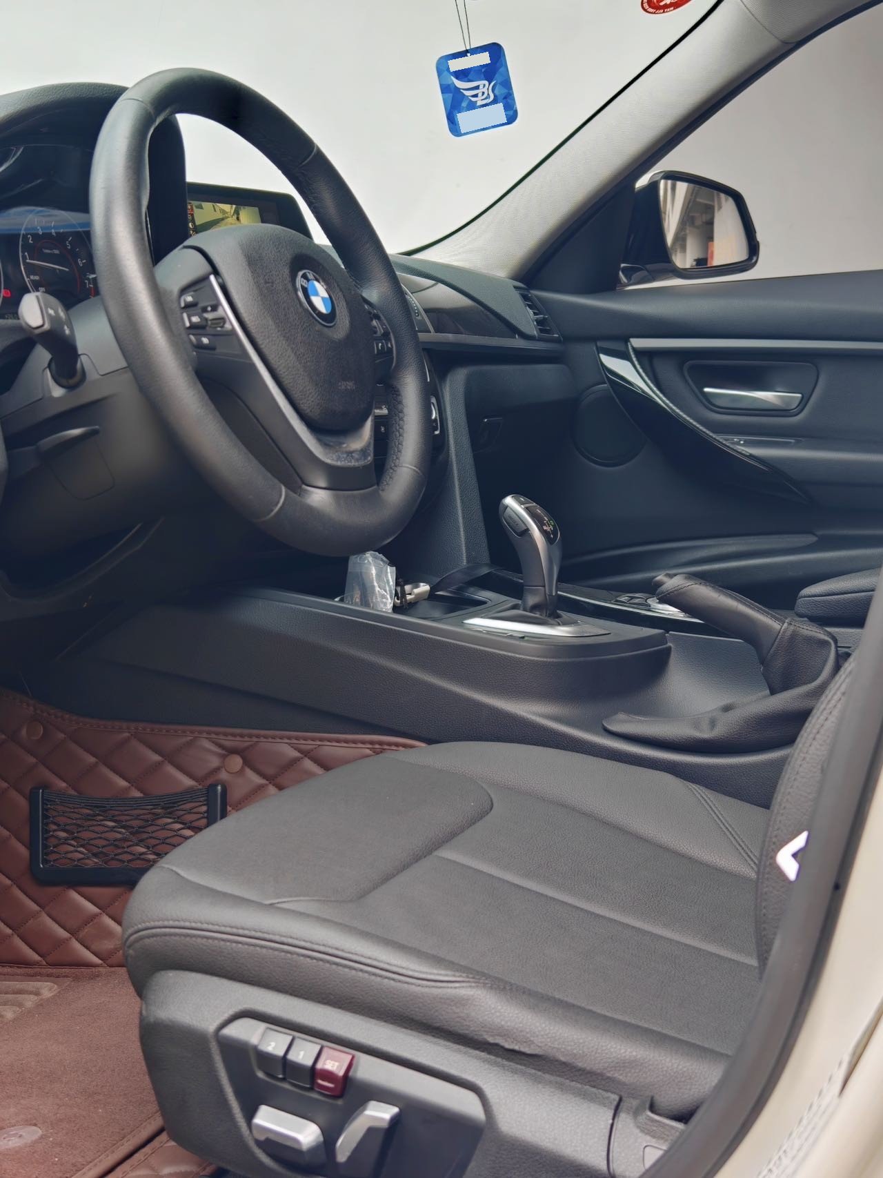 BMW 3 Series 2019 #4 BMW 3 Series 2019 car image #4