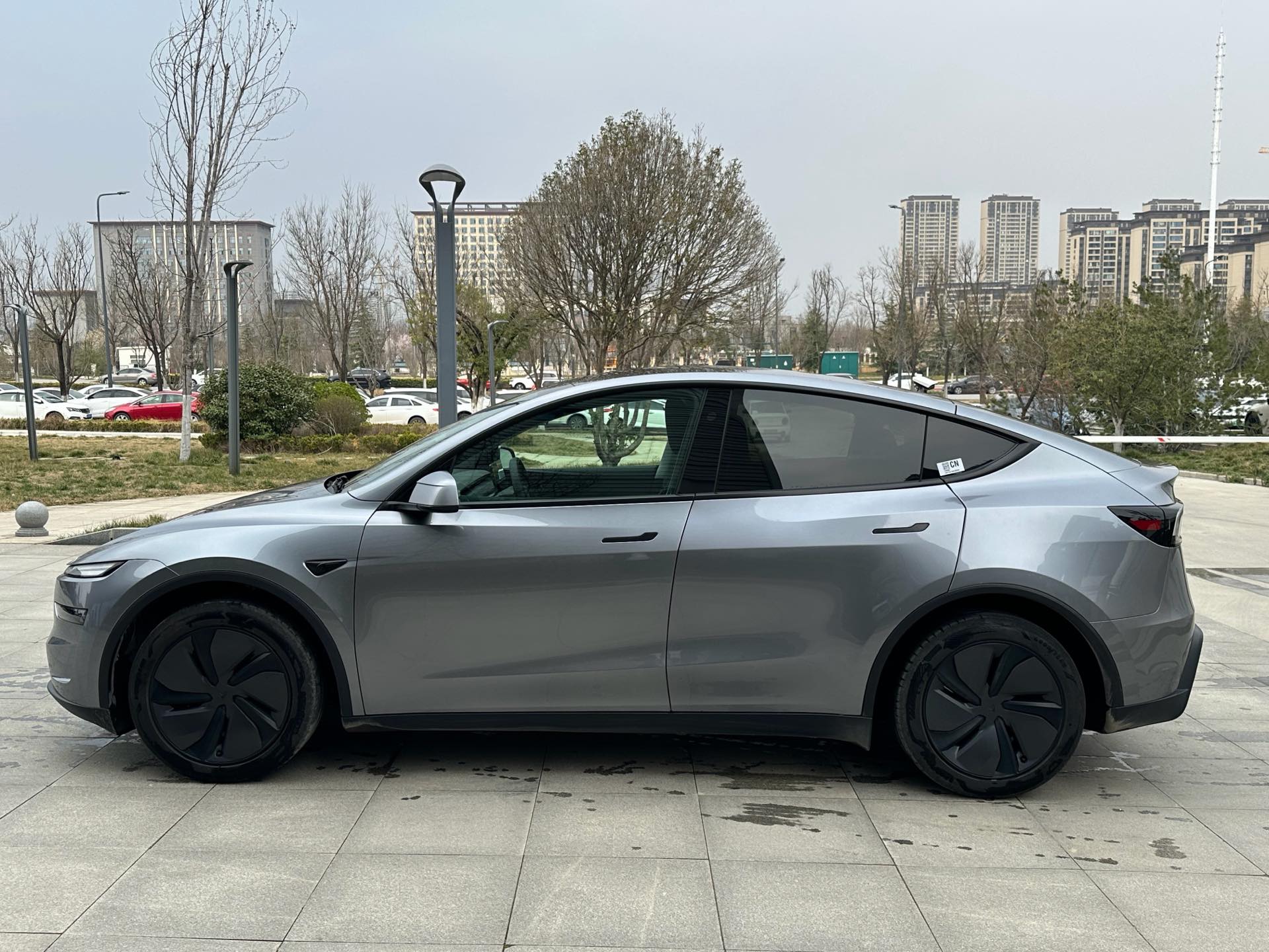特斯拉 Model Y 2025 汽车图片 #7