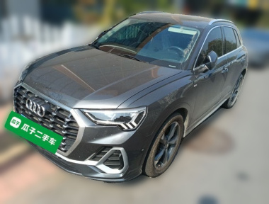 Audi Q3 2021 صورة سيارة 