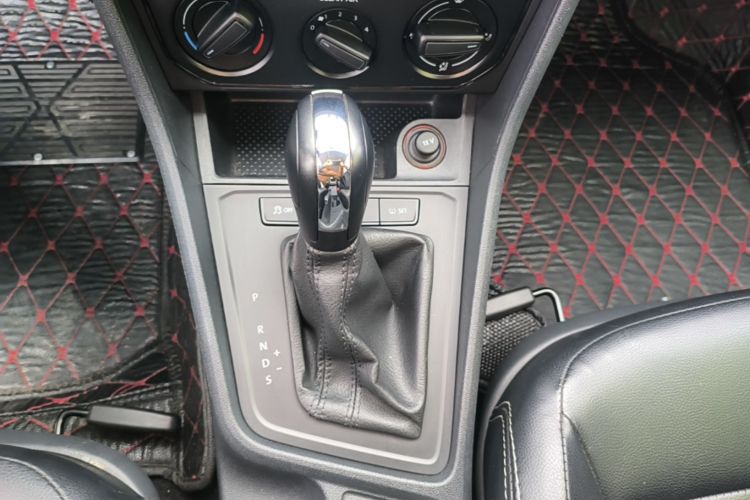 Volkswagen Lavida 2018 #14 Volkswagen Lavida 2018 car image #14