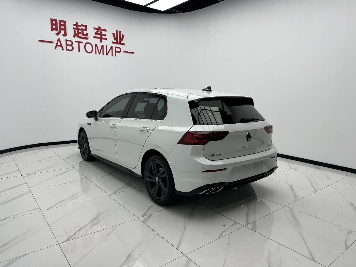 Volkswagen Golf 2023 car image #8