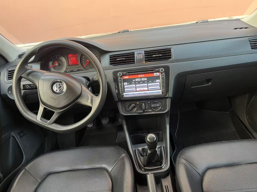 Volkswagen Santana 2016 imagen de coche #7