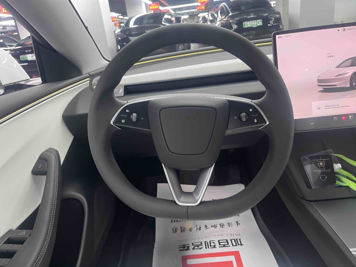 Tesla Model 3 2026 immagine di auto #15