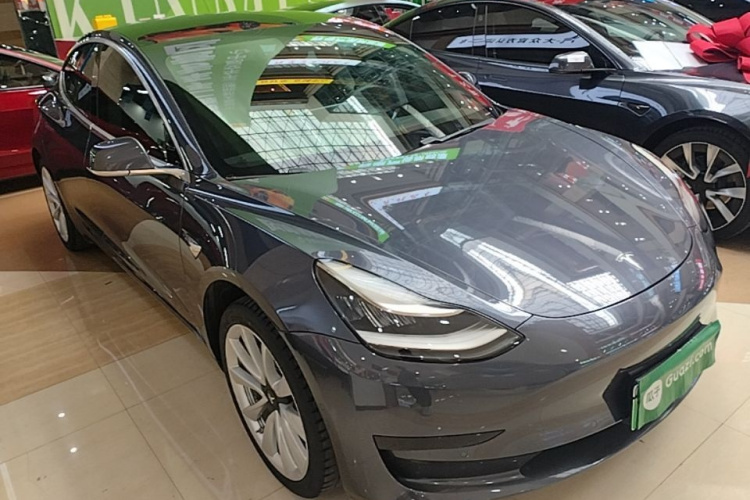 Tesla Model 3 2020 car image #4