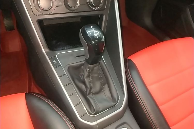 Volkswagen Polo 2020 car image #18