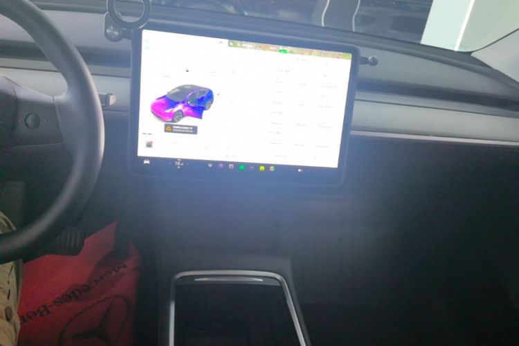 Tesla Model Y 2023 #13 Tesla Model Y 2023 car image #13