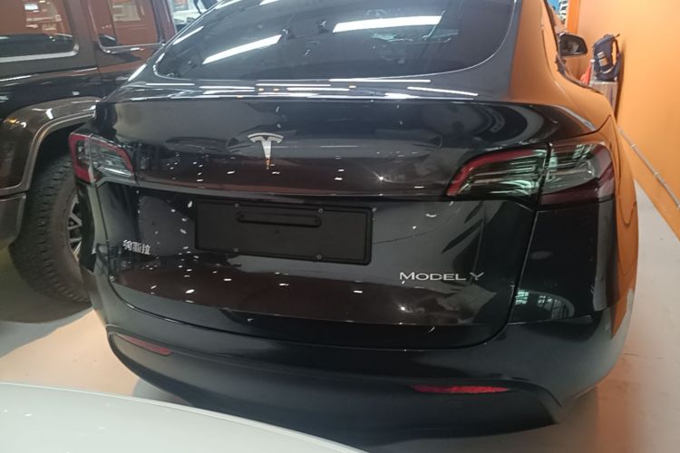Tesla Model Y 2024 #6 Tesla Model Y 2024 immagine di auto #6