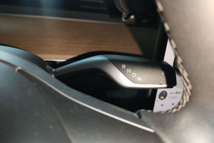 Tesla Model Y 2022 #14 Tesla Model Y 2022 car image #14