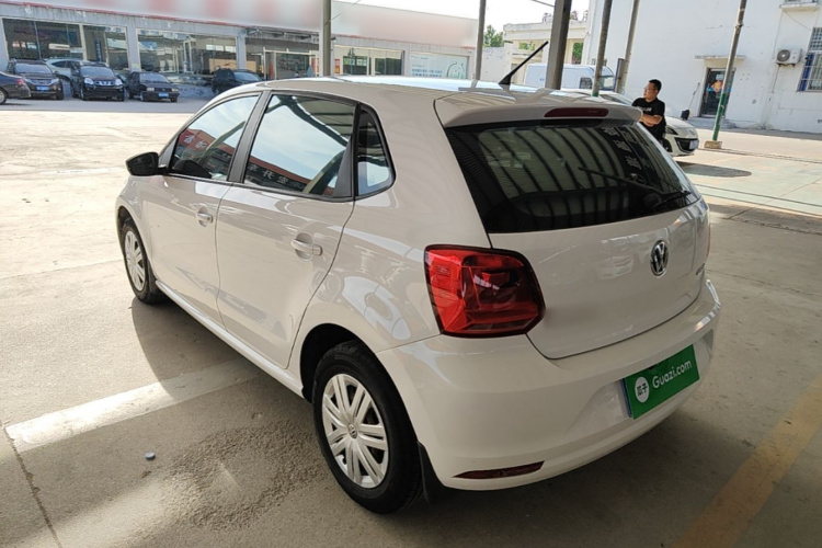 Volkswagen Polo 2016 car image #5